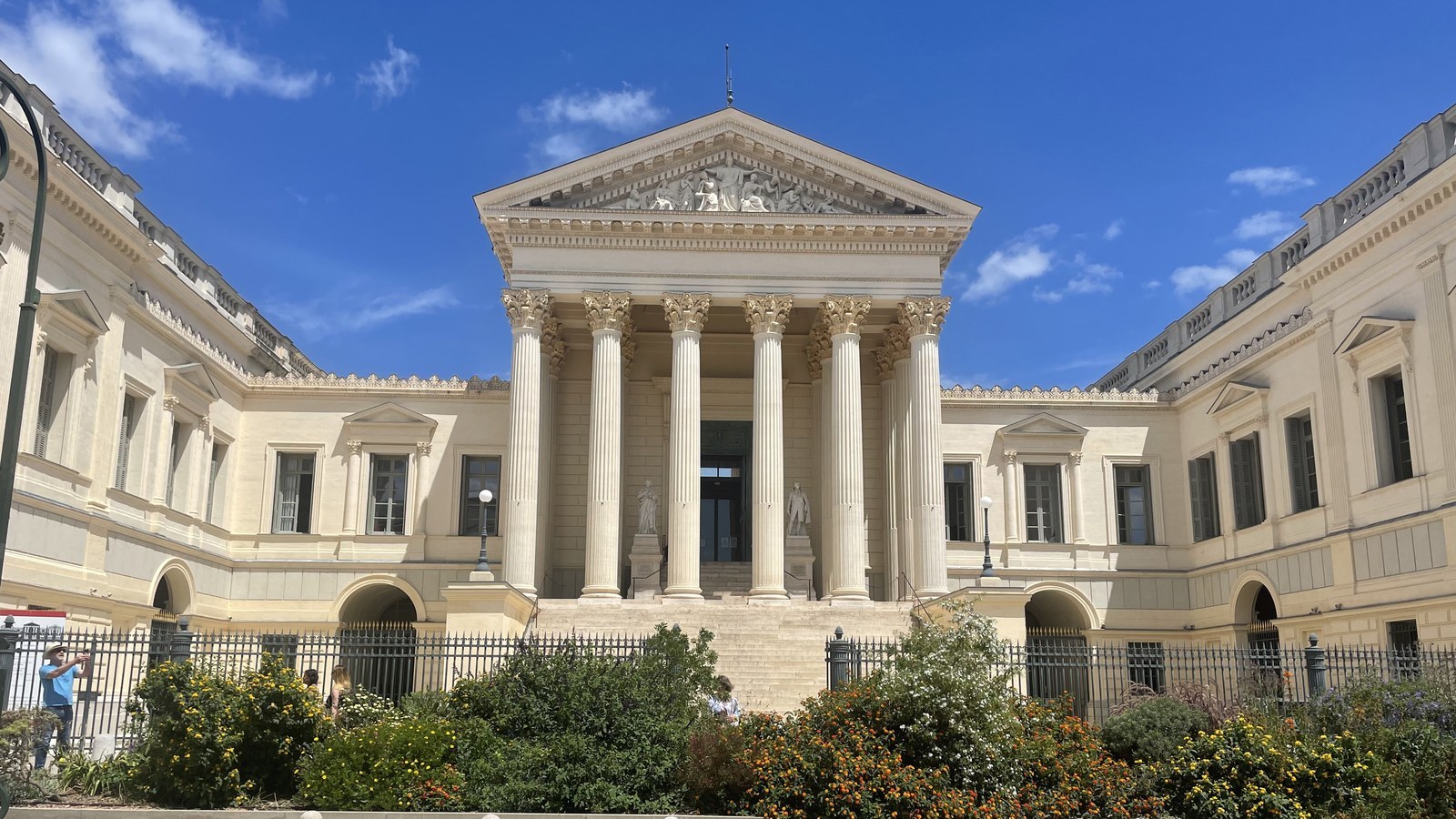 Façade de la cour d'appel de Montpellier où la chambre de l'instruction examine la demande de remise en liberté de Lucas Barreto