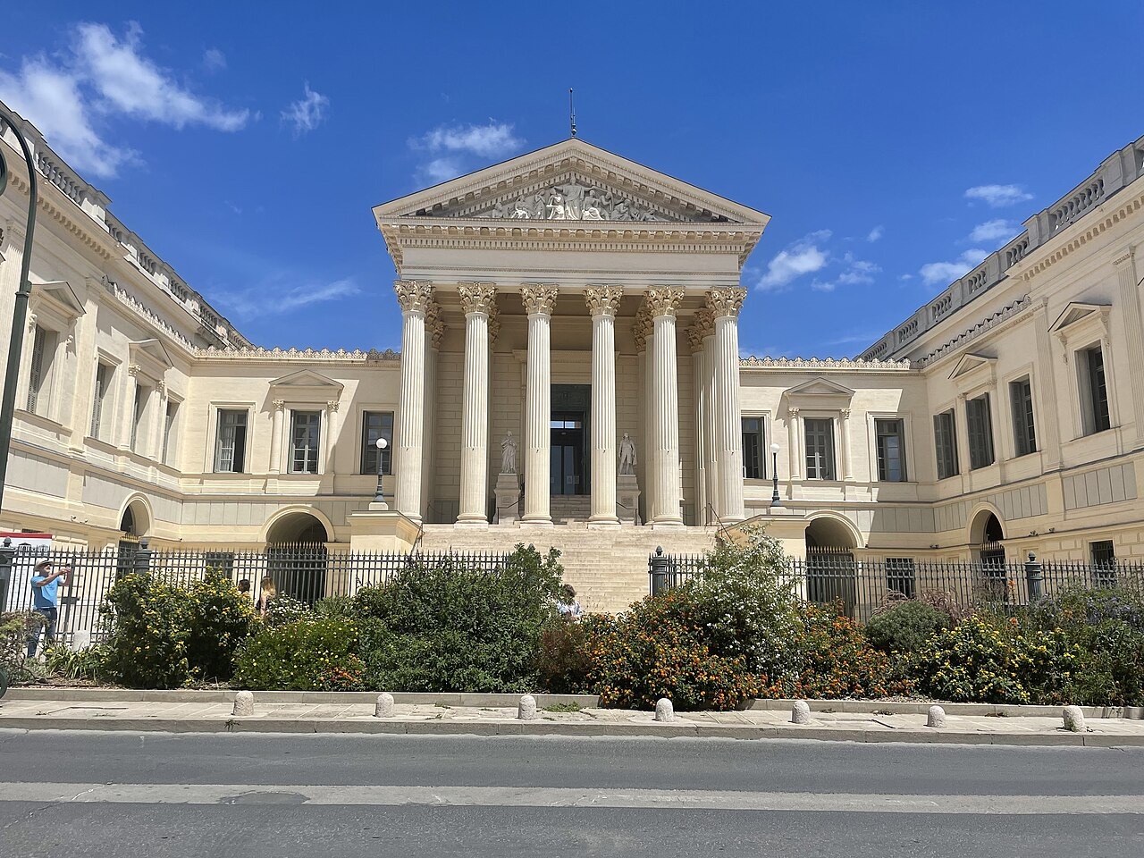 Cour d'Appel de Montpellier, marches où les avocats manifestent contre la loi SURE
