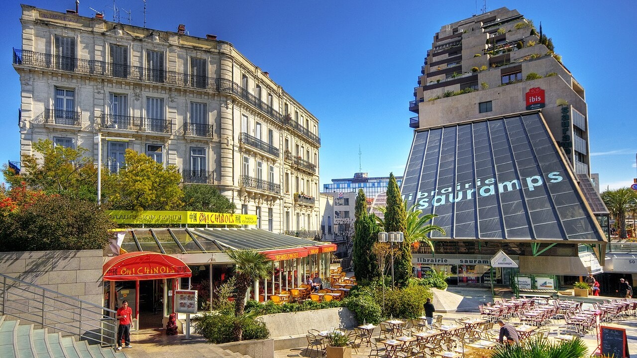 La librairie Sauramps sur le Triangle, place de la Comédie à Montpellier