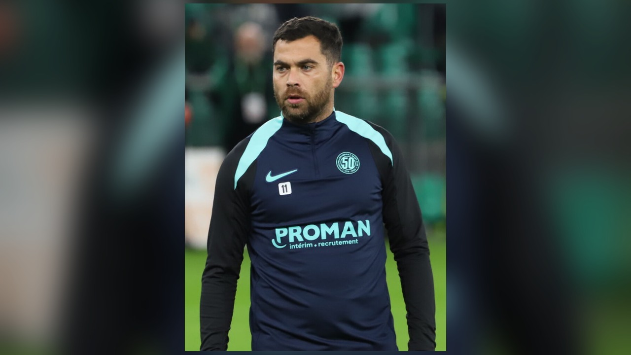 Téji Savanier sous le maillot du MHSC