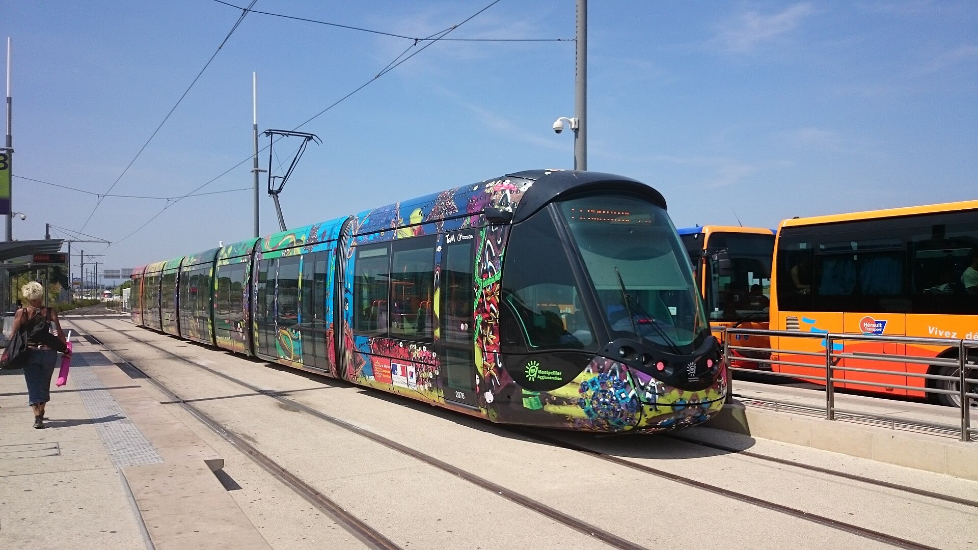 Rame du tramway ligne 3 à quai à la station Pérols Étang de l'Or